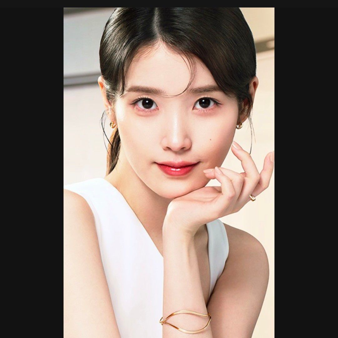 Latest photo of IU