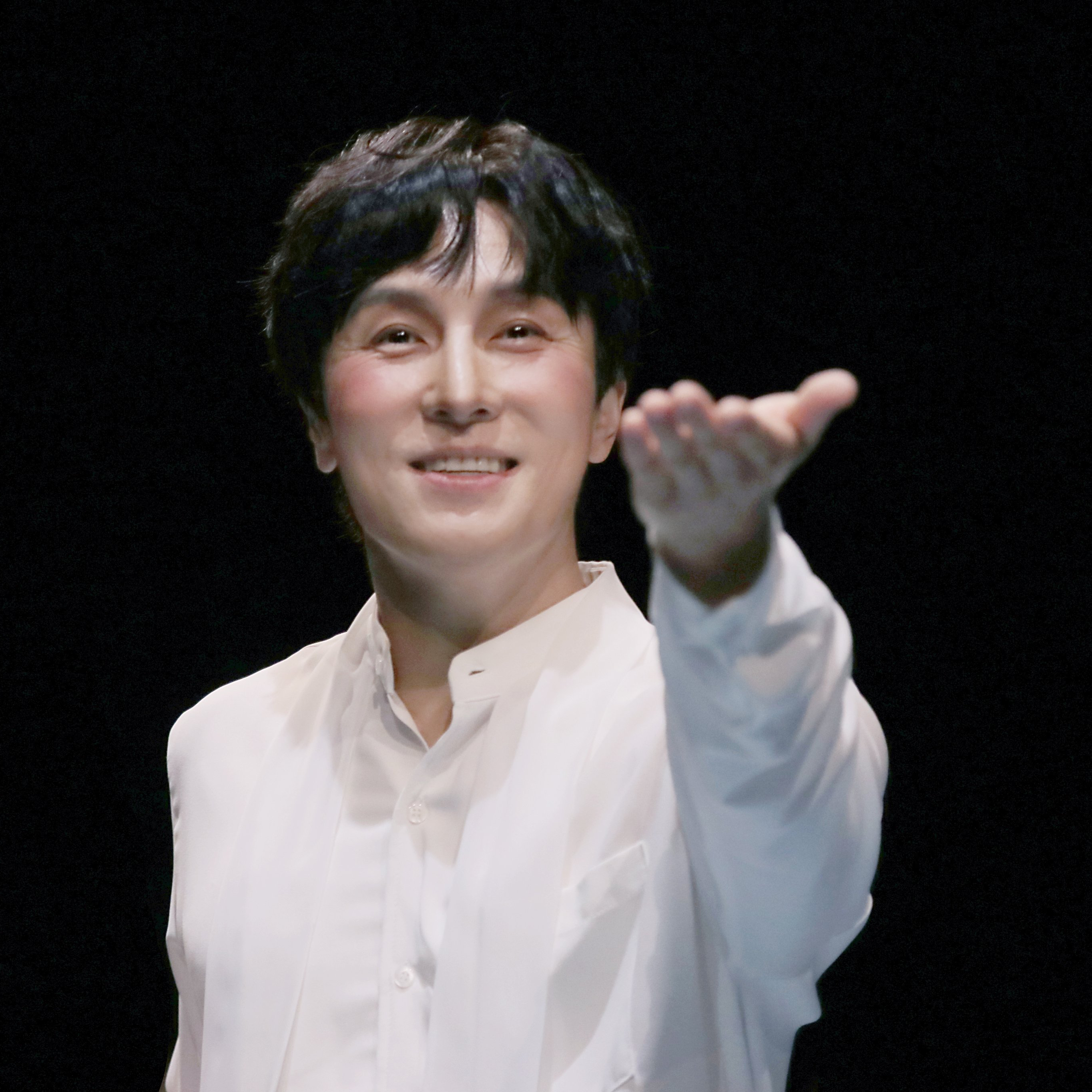 Behind-the-scenes cut of Kim Dongwan (SHINHWA)