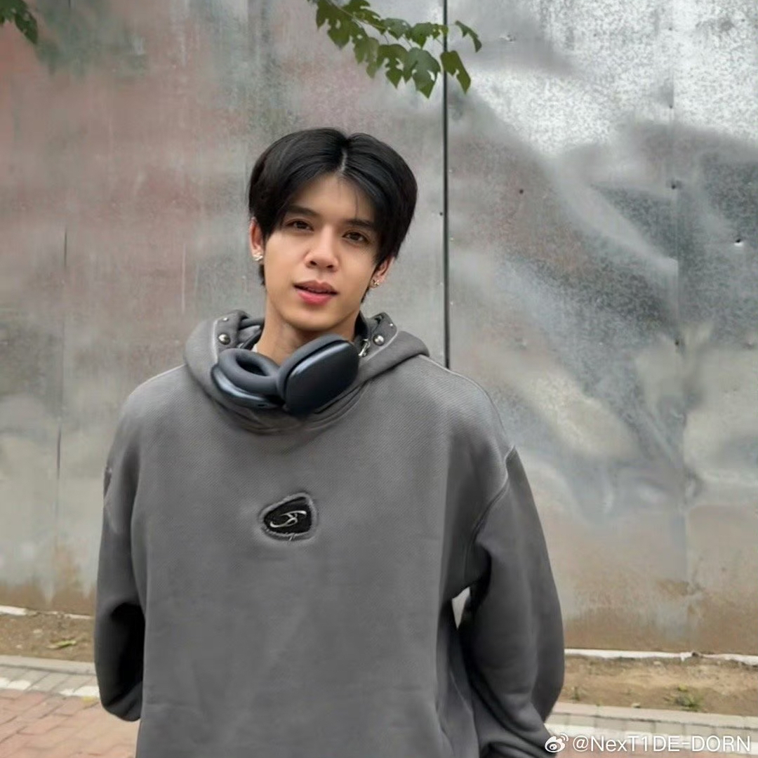 A moment captured by DORN (NexT1DE)'s fan