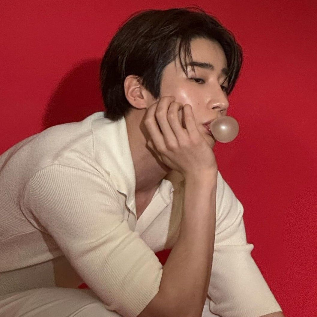 Recent activity shot of Han Seungwoo