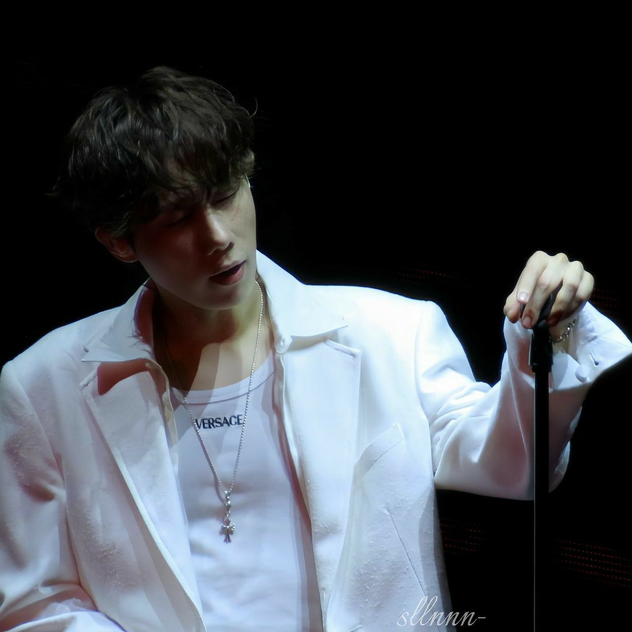 A moment captured by Sungkyu (INFINITE)'s fan