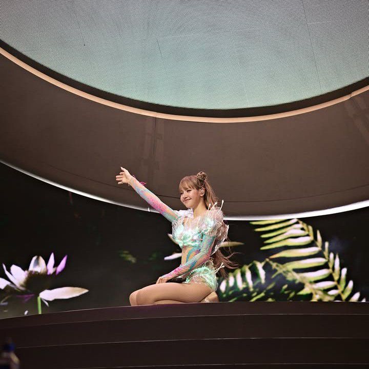 Foto terbaru Lisa (BLACKPINK)