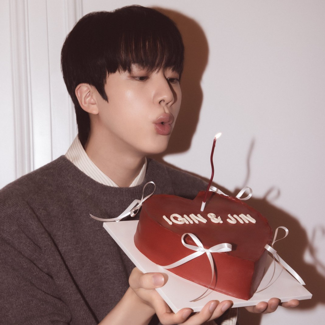 A moment captured by Jin (BTS)'s fan