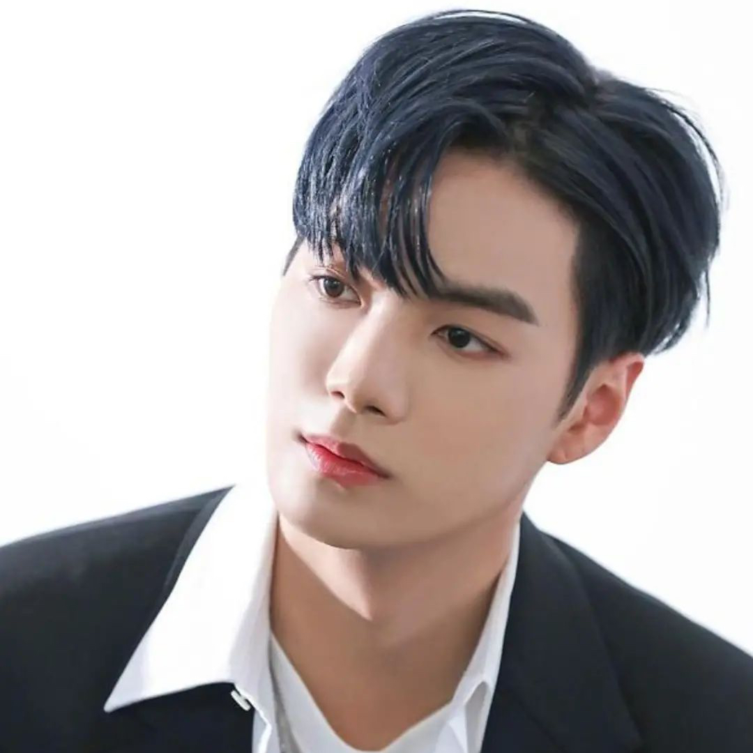 Recent activity shot of Kim Jonghyeon