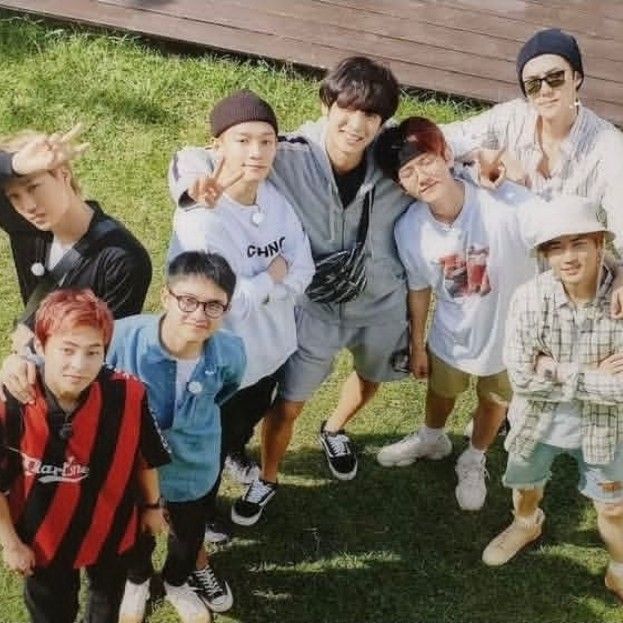 Potret di balik layar EXO