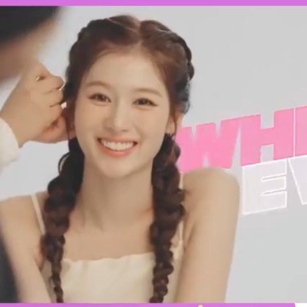 Sana (TWICE)的最新照片