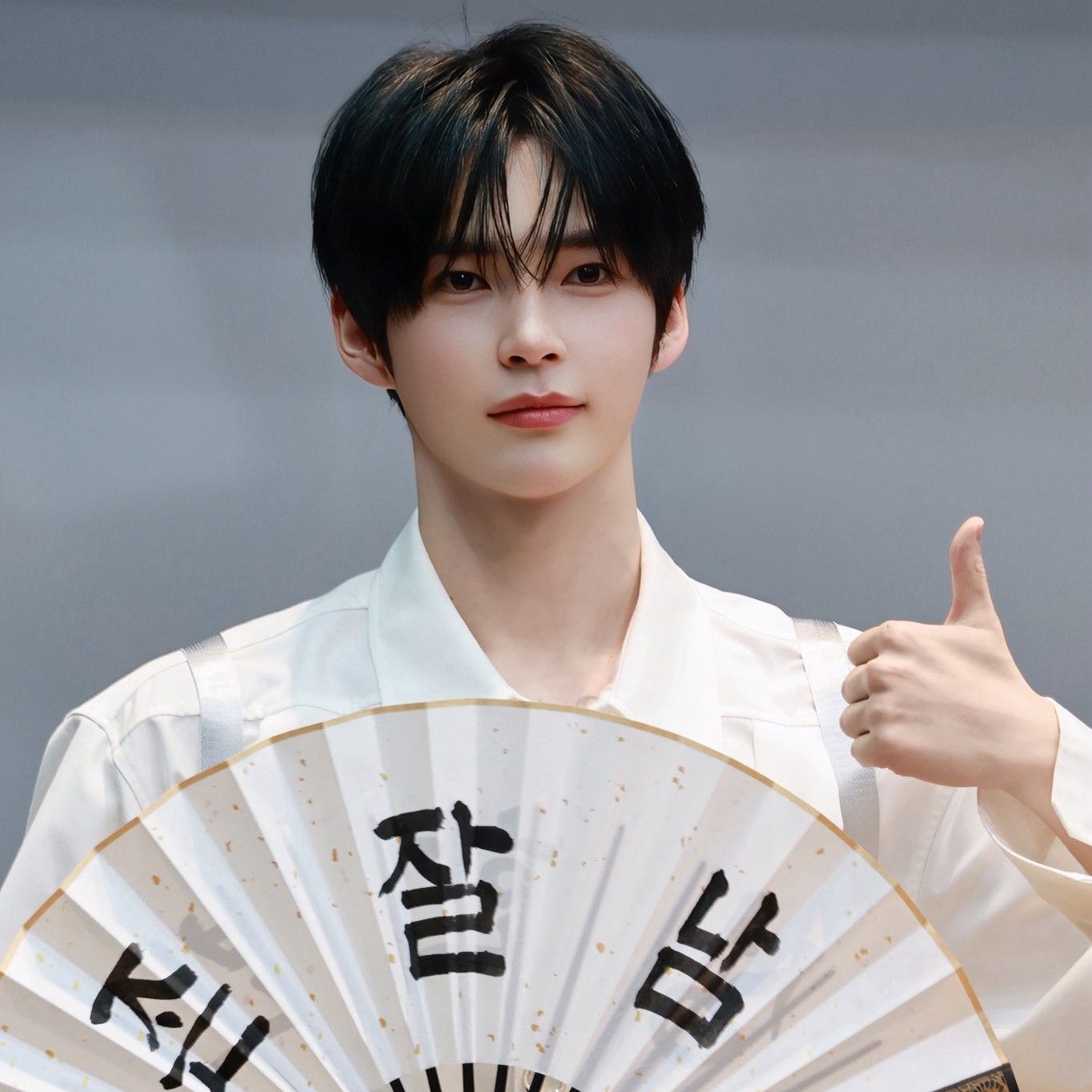 Recent activity shot of Sung Hanbin (ZEROBASEONE)