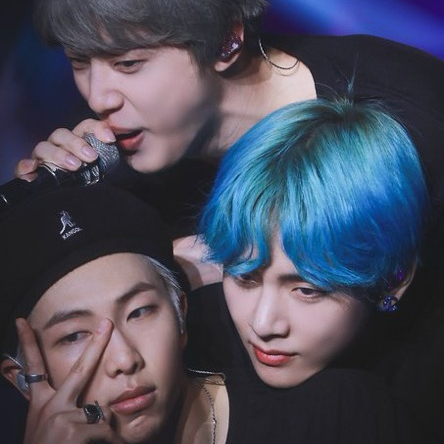 A moment captured by V (BTS)'s fan