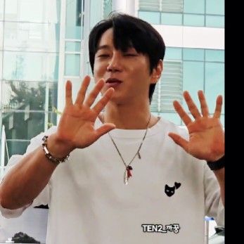 A moment captured by Hwang Chiyeol's fan
