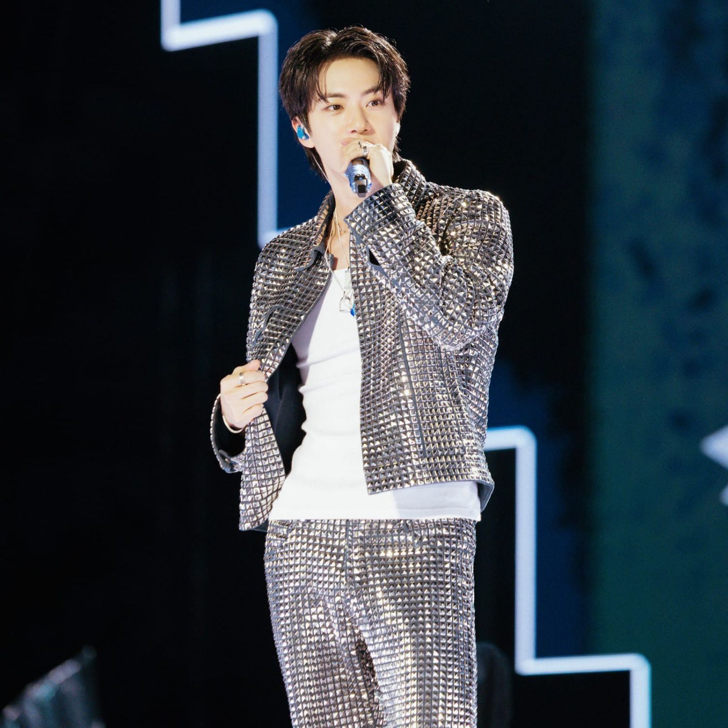 진 (방탄소년단)의 최신 사진