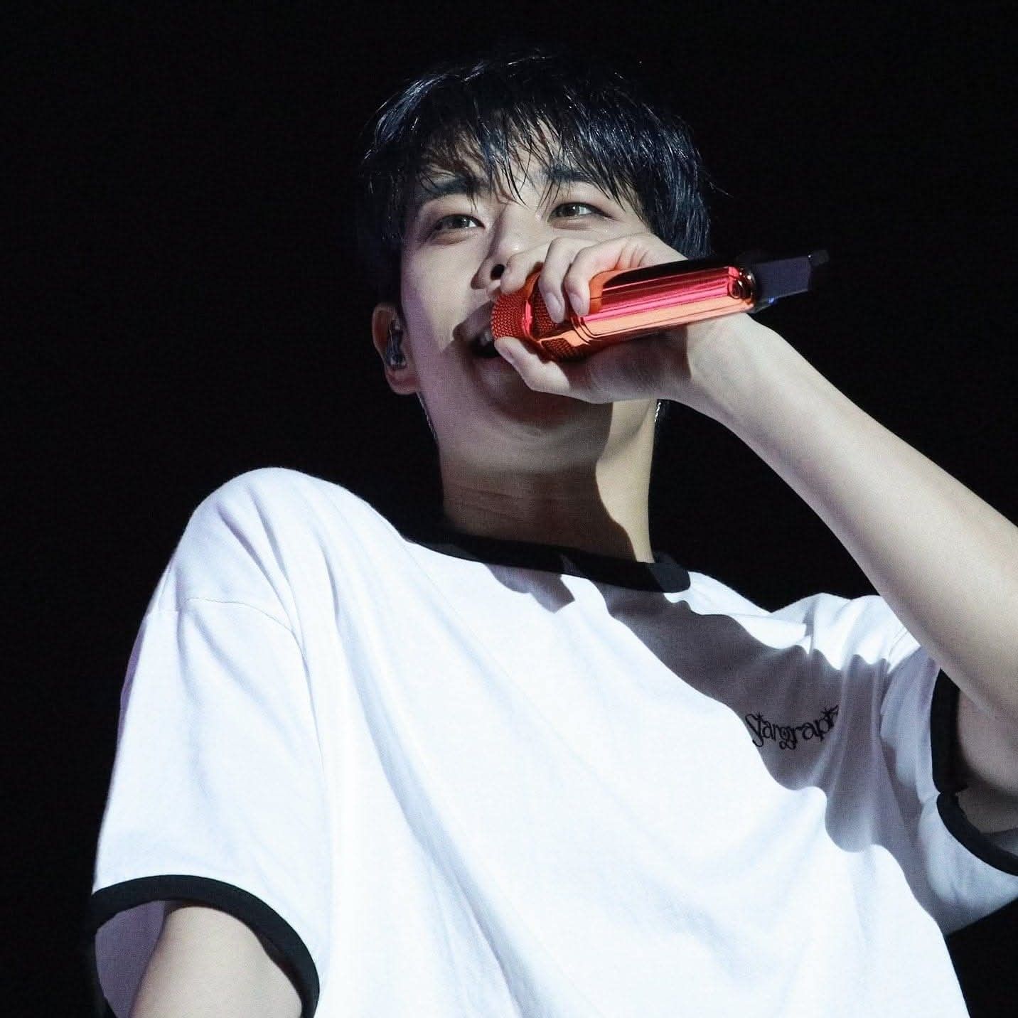 Behind-the-scenes cut of MJ (ASTRO)