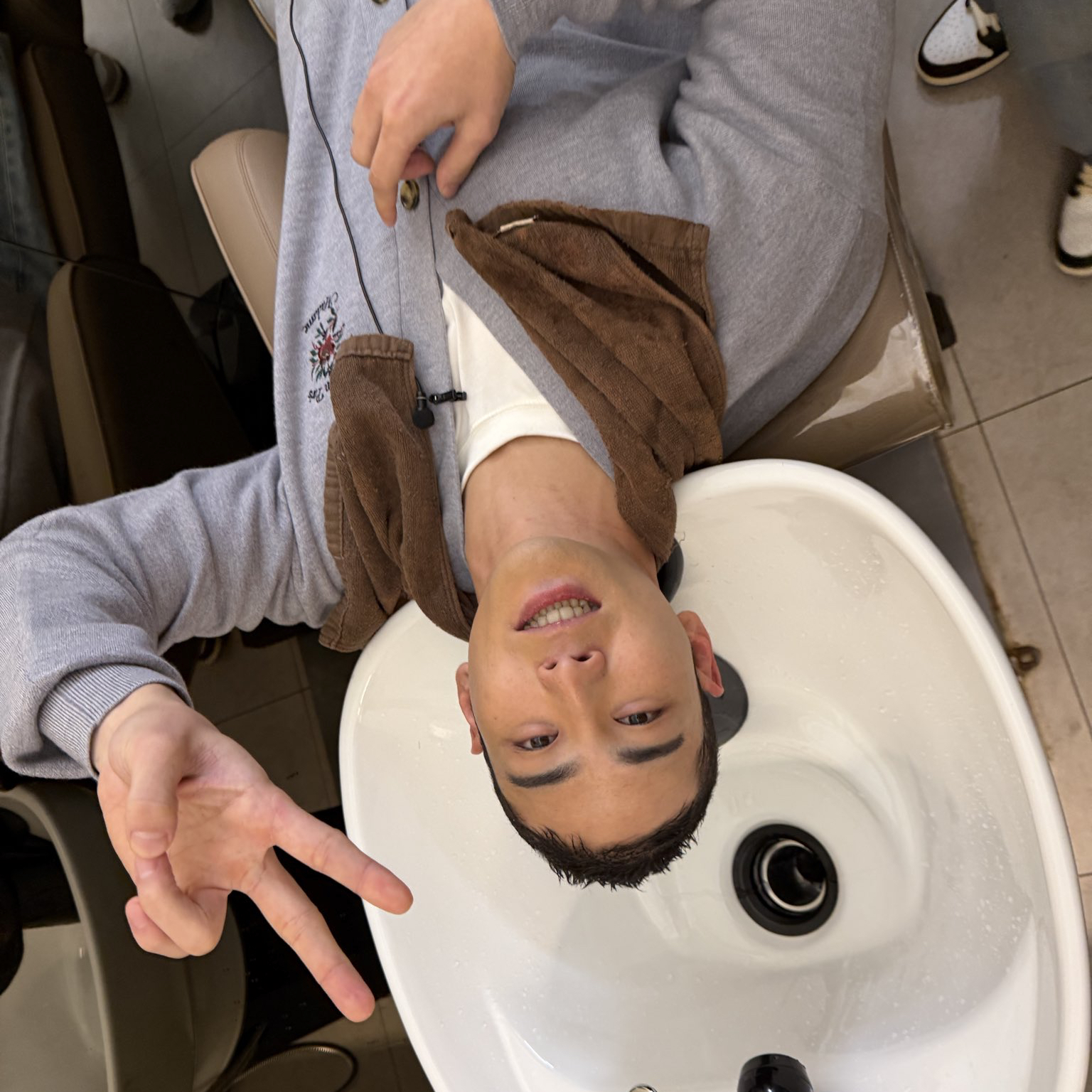 Behind-the-scenes cut of Baekho