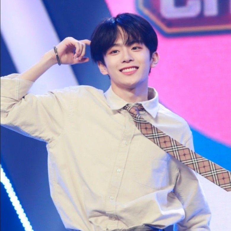 Recent activity shot of Kangmin (VERIVERY)