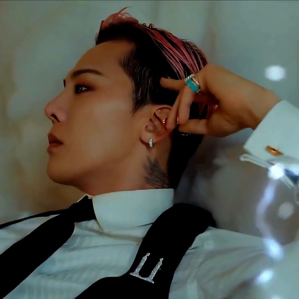 Foto aktivitas terbaru G-DRAGON (BIGBANG)
