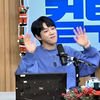 Foto aktivitas terbaru Hwang Chiyeol