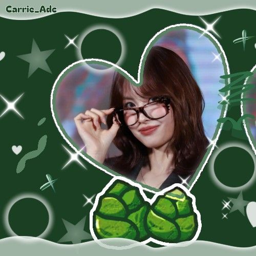 Recent activity shot of Momo (TWICE)