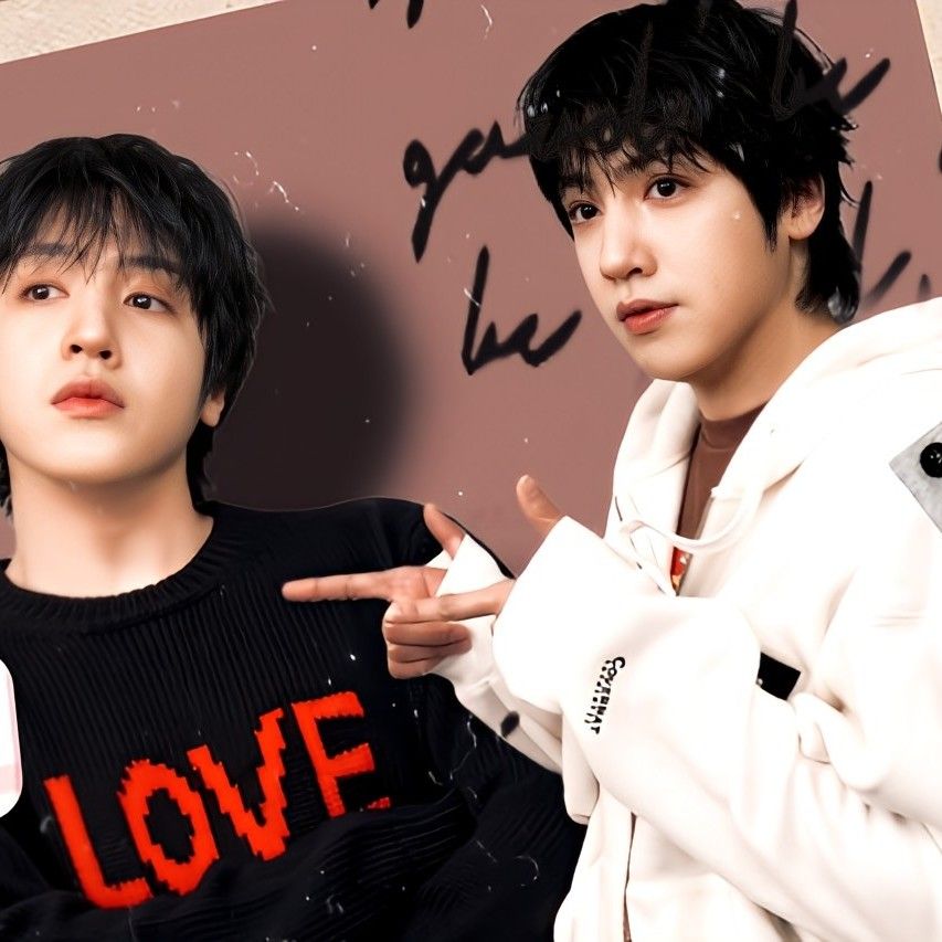 A moment captured by Wooseok (PENTAGON)'s fan