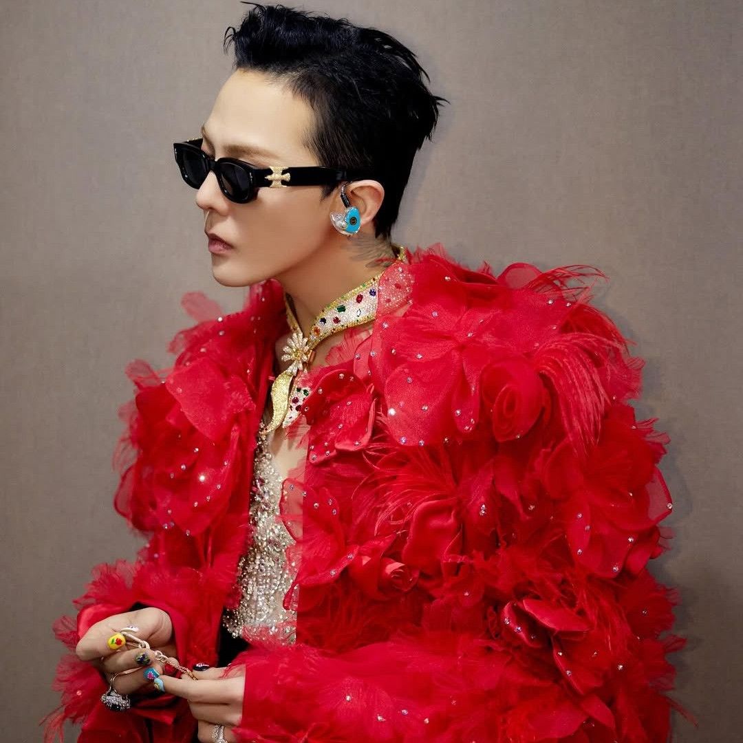 Recent activity shot of G-DRAGON (BIGBANG)