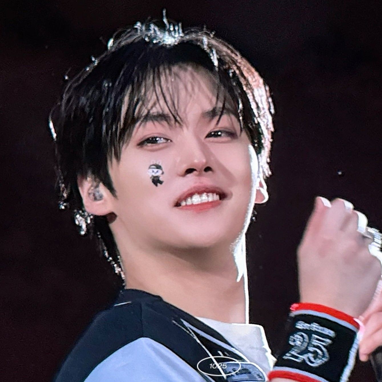 Latest photo of Lee Know (Stray Kids)