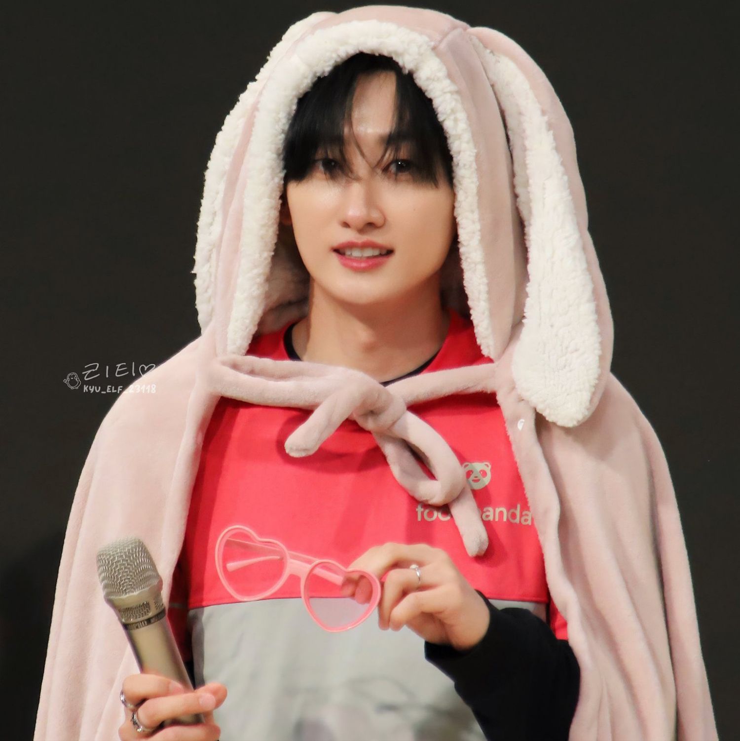 Behind-the-scenes cut of Eunhyuk (Super Junior)