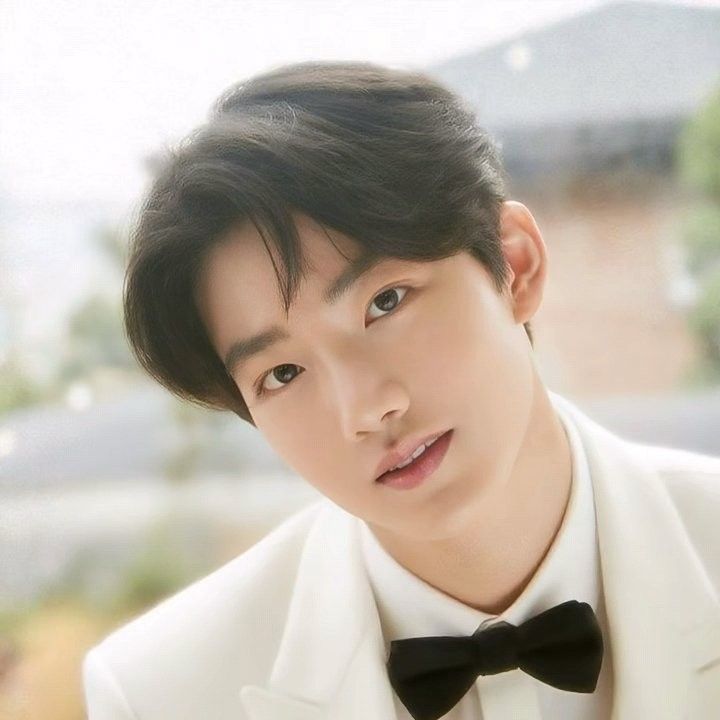 Latest photo of Junkyu (TREASURE)