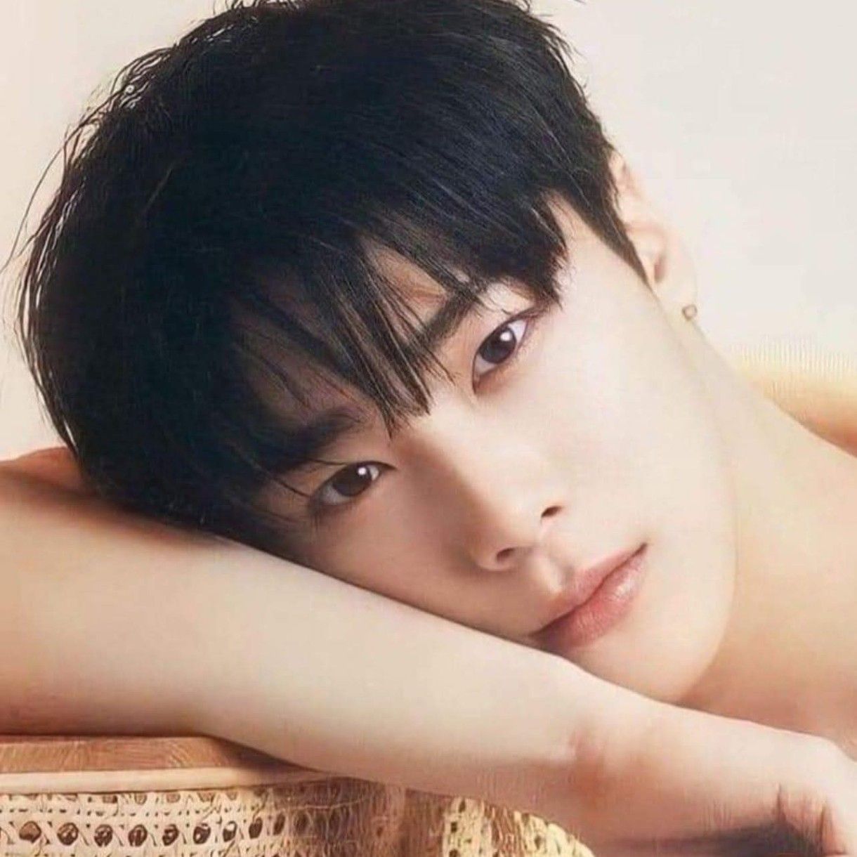 Behind-the-scenes cut of Moonbin (ASTRO)