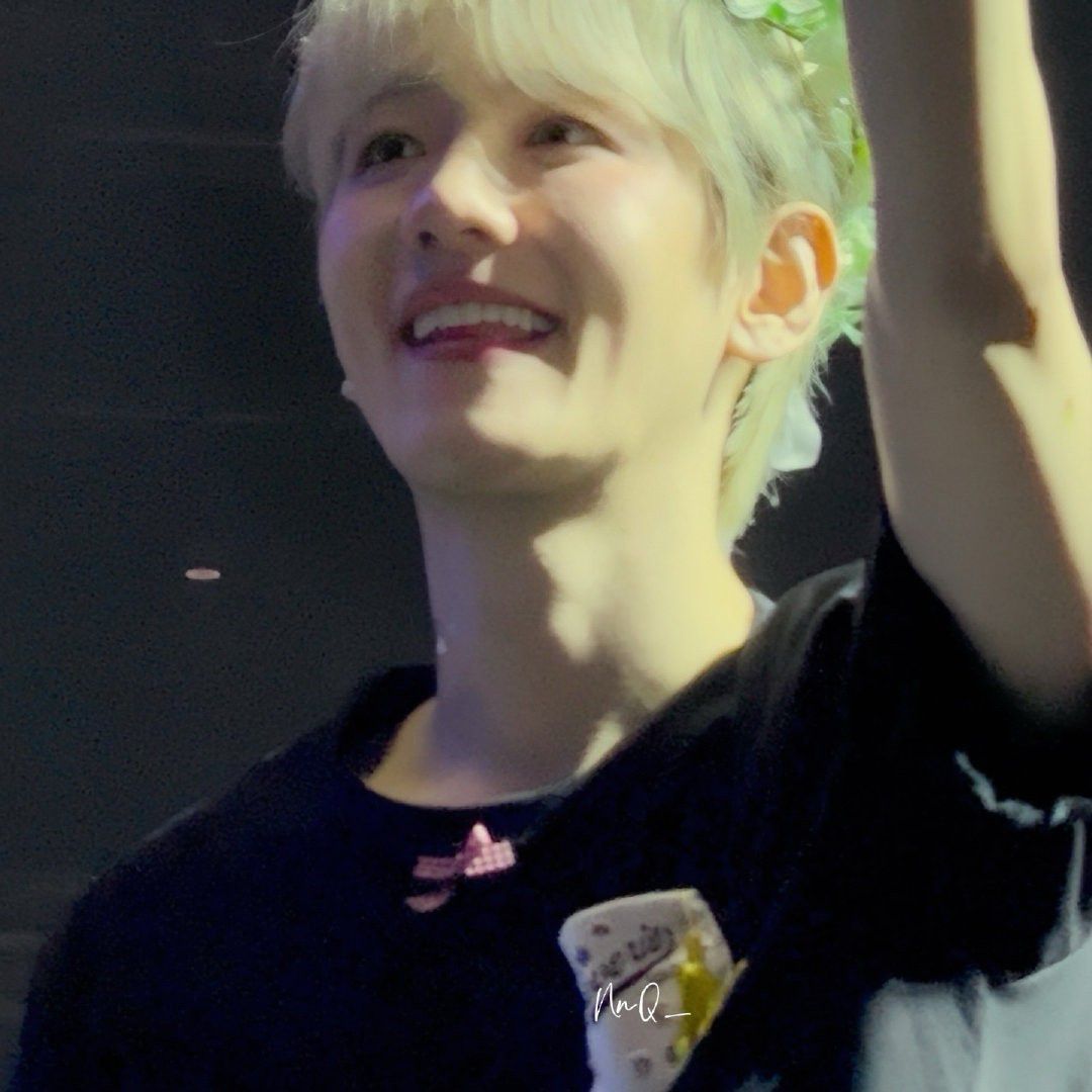 ベクヒョン (EXO)の舞台裏ショット