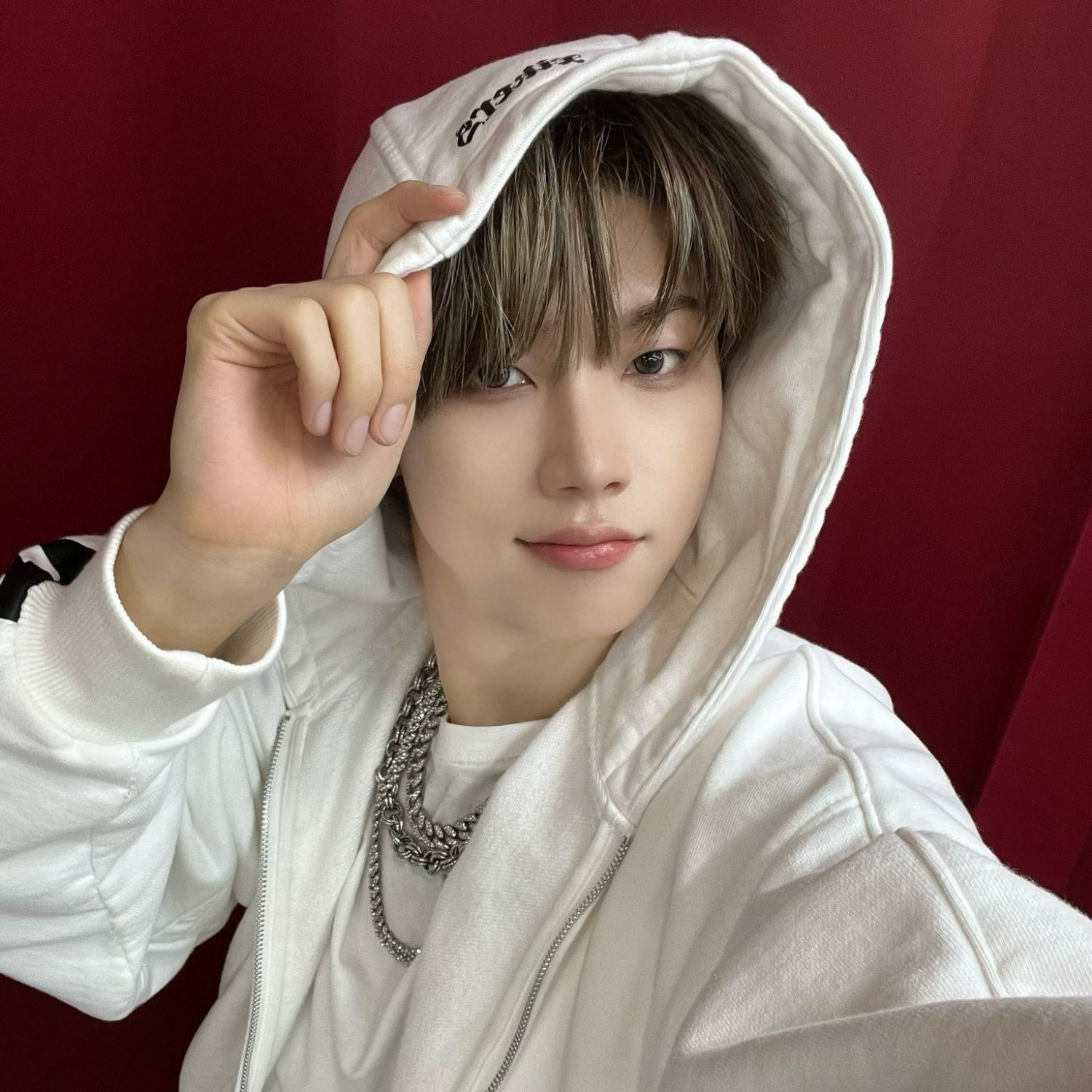 Behind-the-scenes cut of Hyunwoo (Xikers)