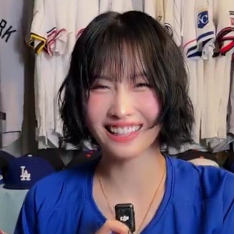 Momo (TWICE)的最新活動照片