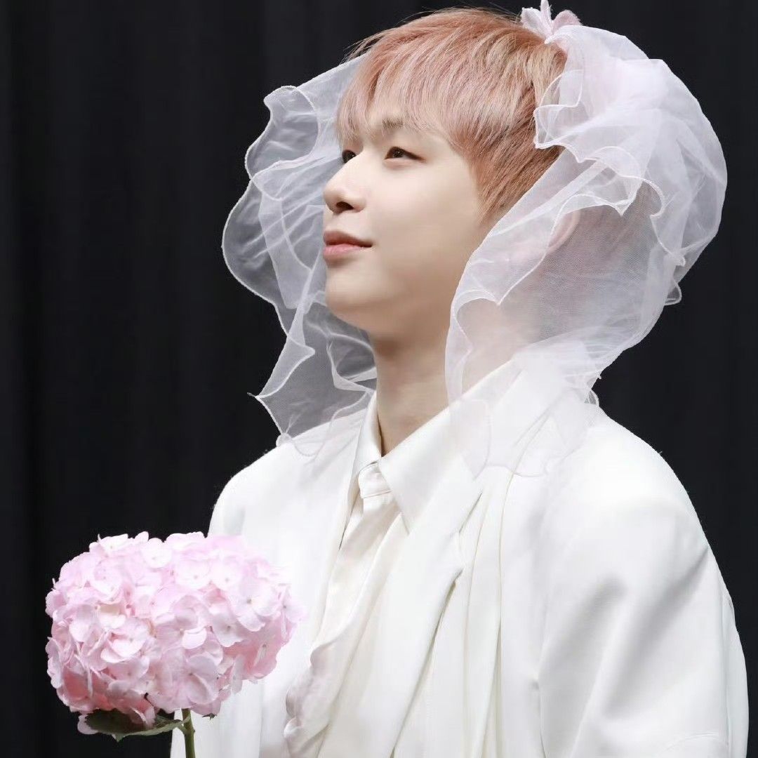 Latest photo of Kang Daniel