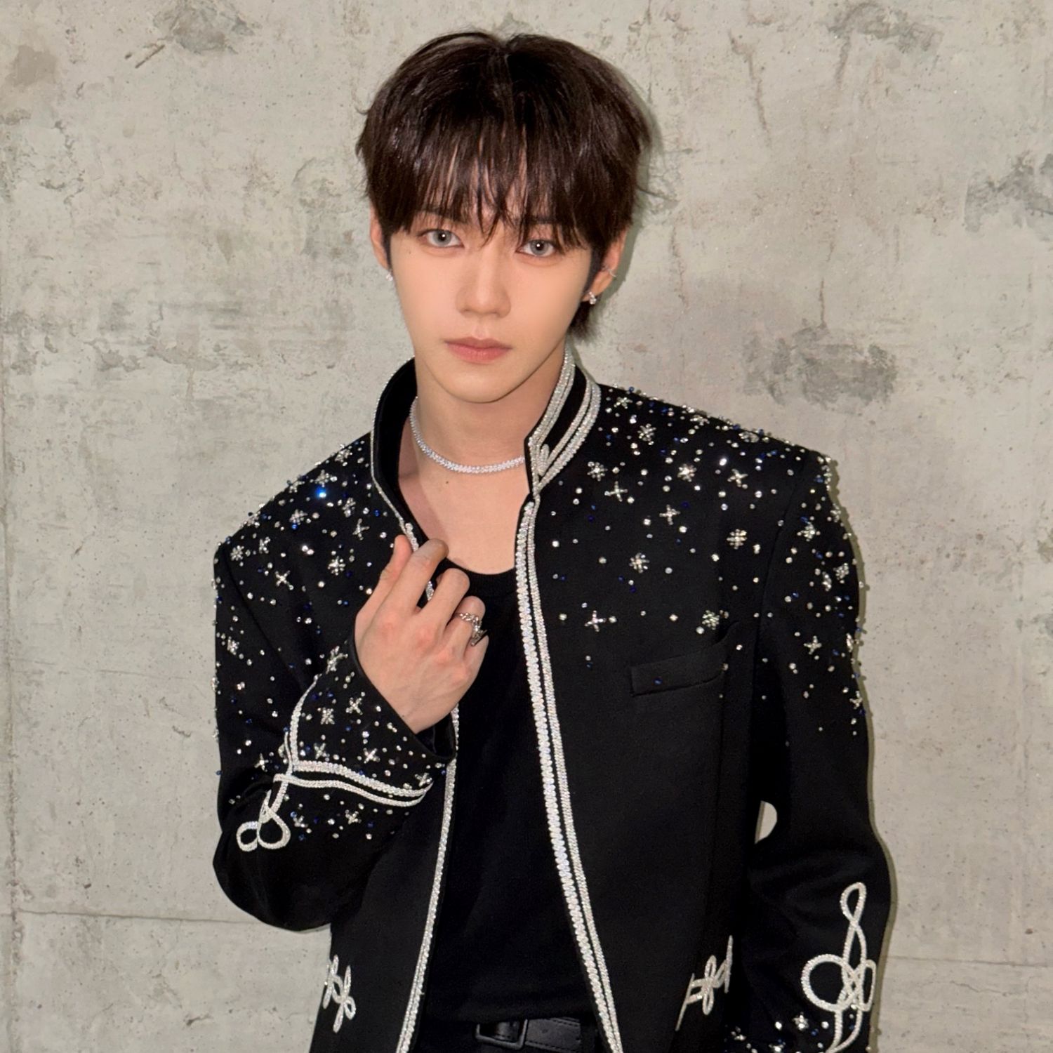 A moment captured by JL (AHOF)'s fan