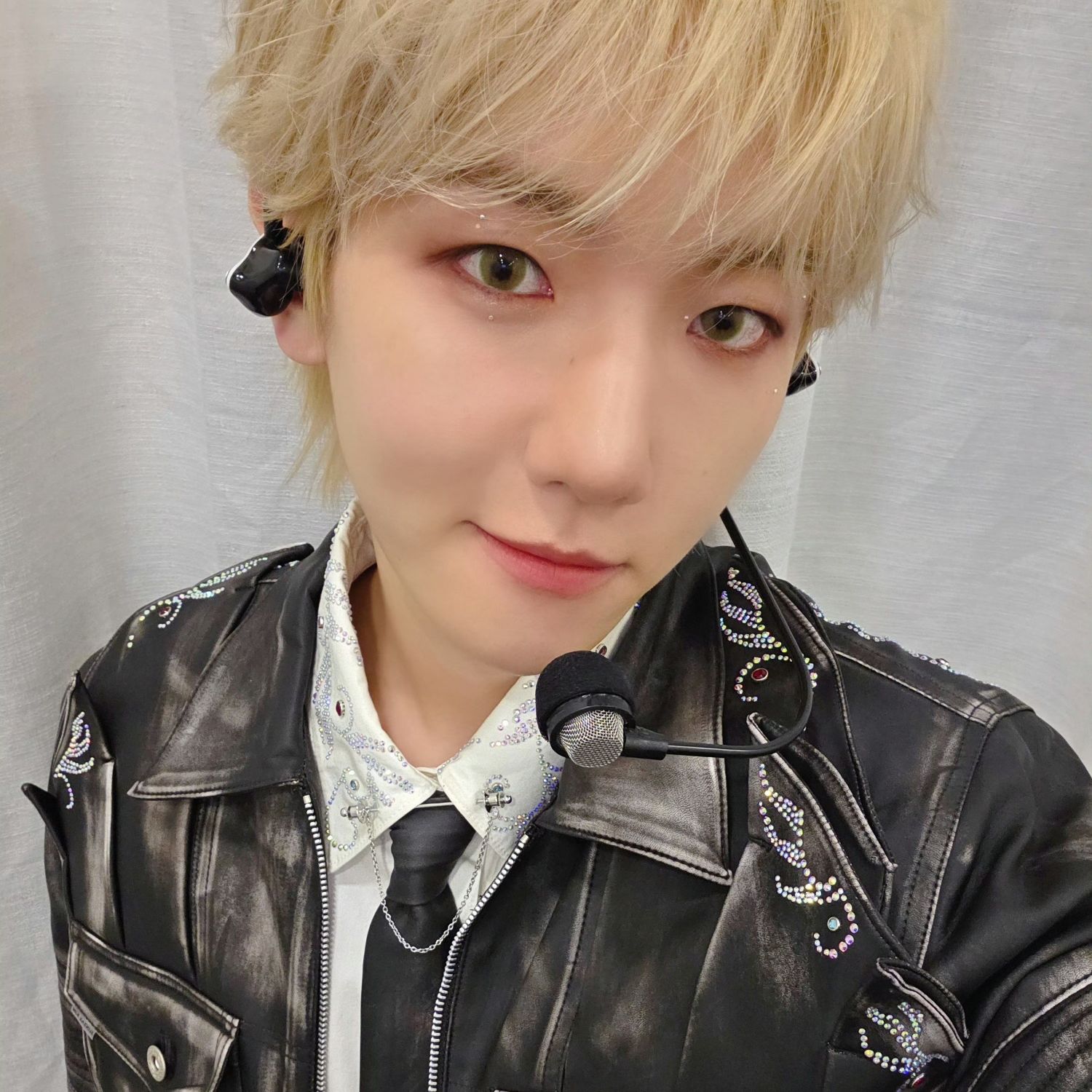Behind-the-scenes cut of Baekhyun (EXO)