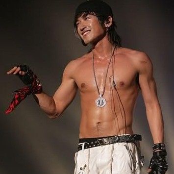 A moment captured by Lee Minwoo (SHINHWA)'s fan