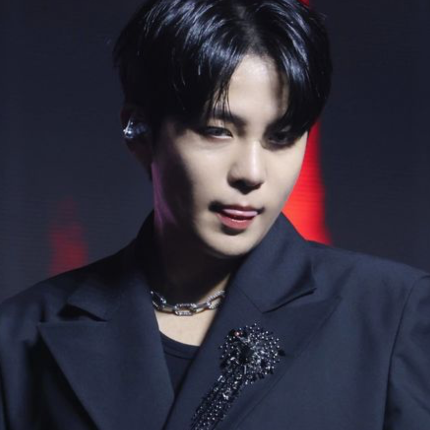 鍾浩 (ATEEZ)的最新照片