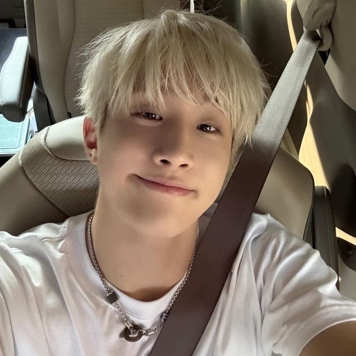 Latest photo of Jinjin (ASTRO)