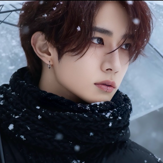 Latest photo of Heeseung (ENHYPEN)