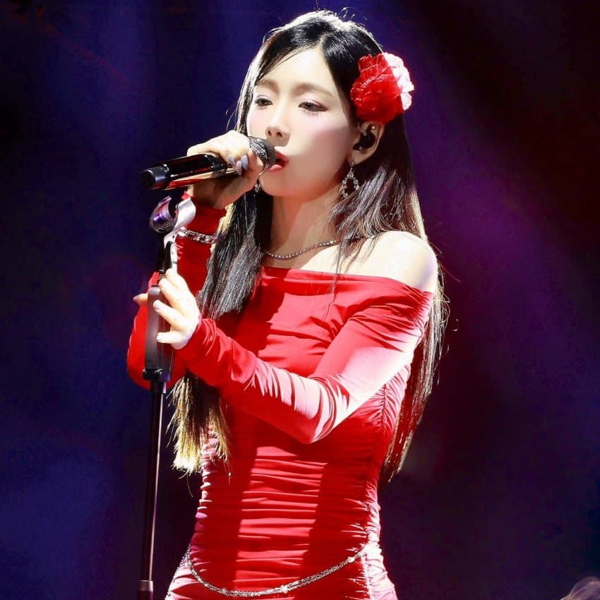 Latest photo of Taeyeon (Girls' Generation)