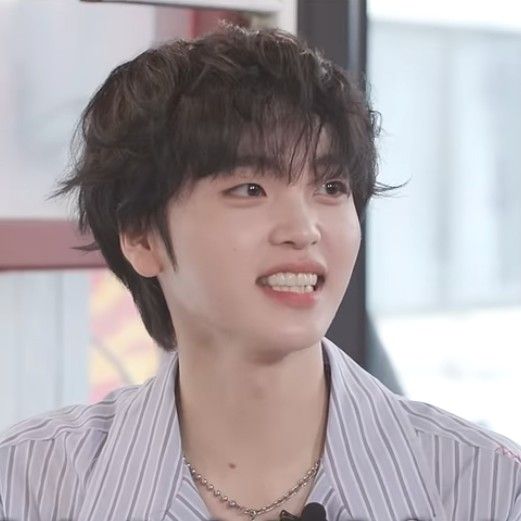 Recent activity shot of Hyeongjun (CRAVITY)