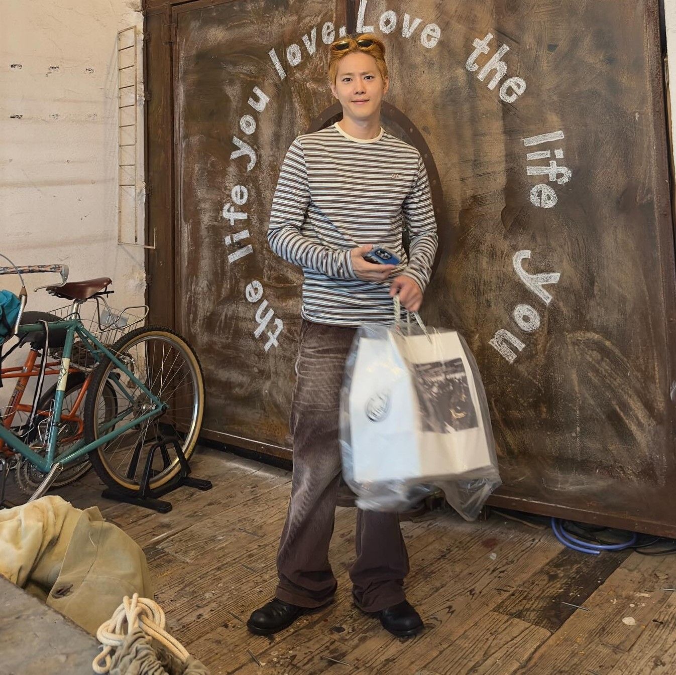 Behind-the-scenes cut of Suho (EXO)