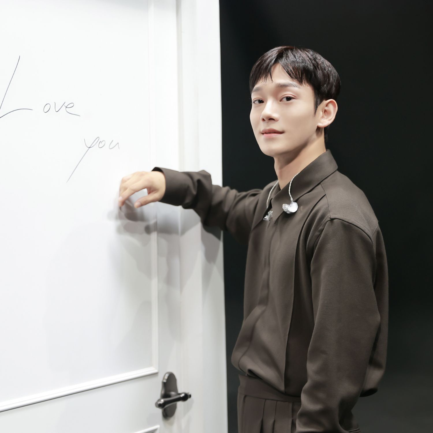 Chen (EXO)的幕後花絮