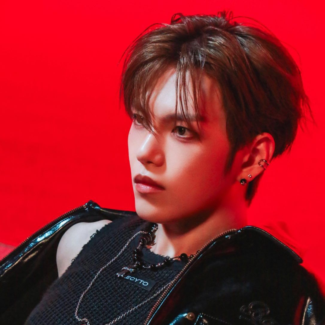 Recent activity shot of Gyehyeon (VERIVERY)