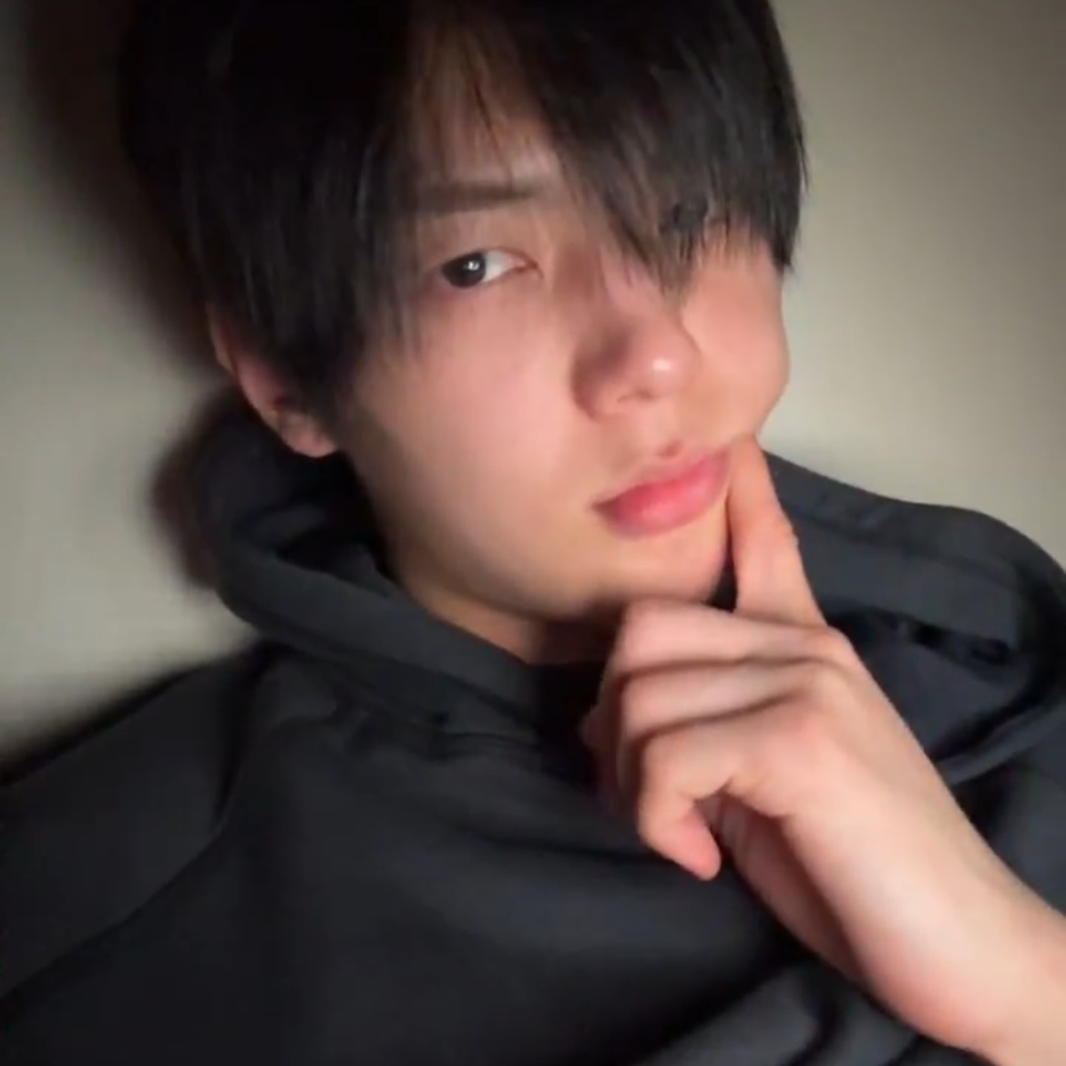 Behind-the-scenes cut of LEEJEONG (WHIB)