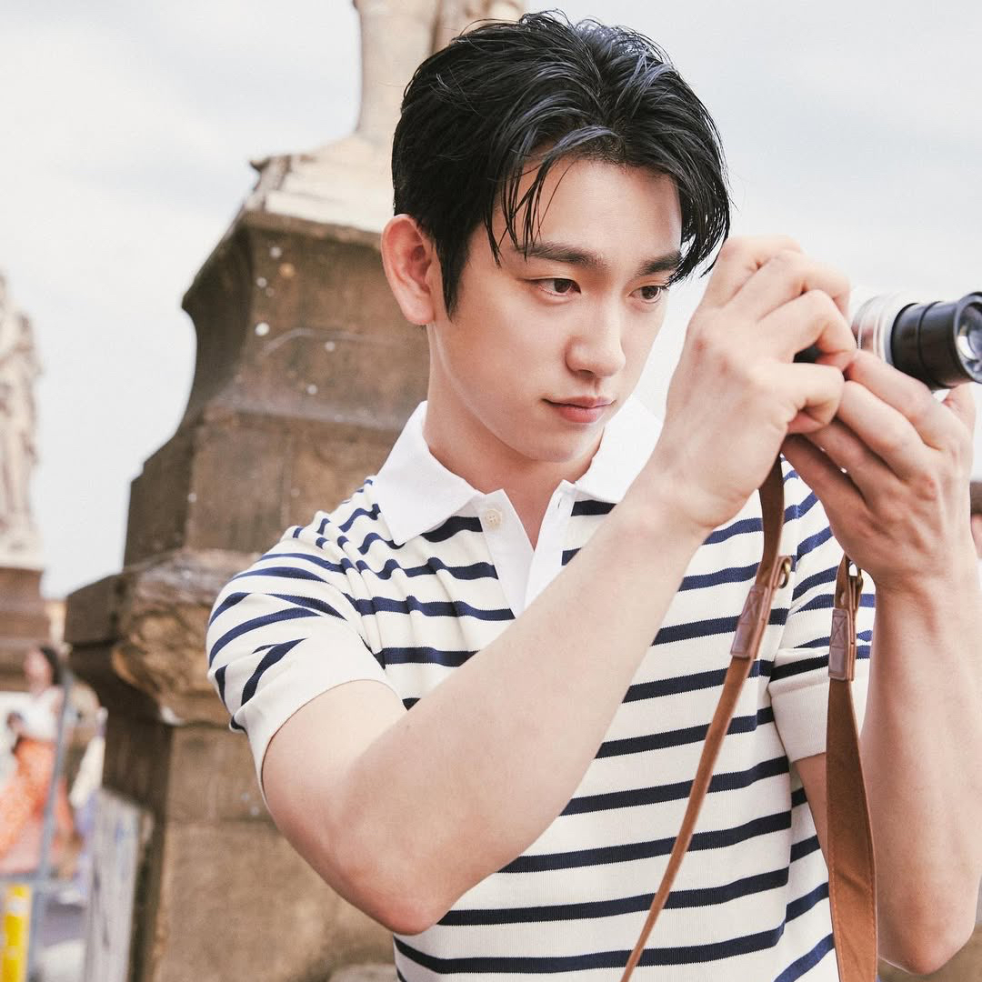 A moment captured by Jinyoung (GOT7)'s fan