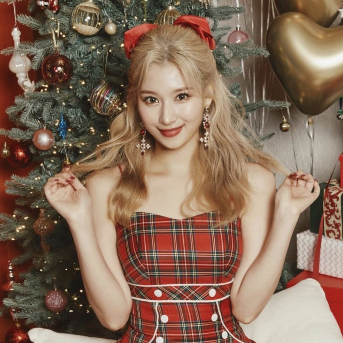 Recent activity shot of Sana (TWICE)