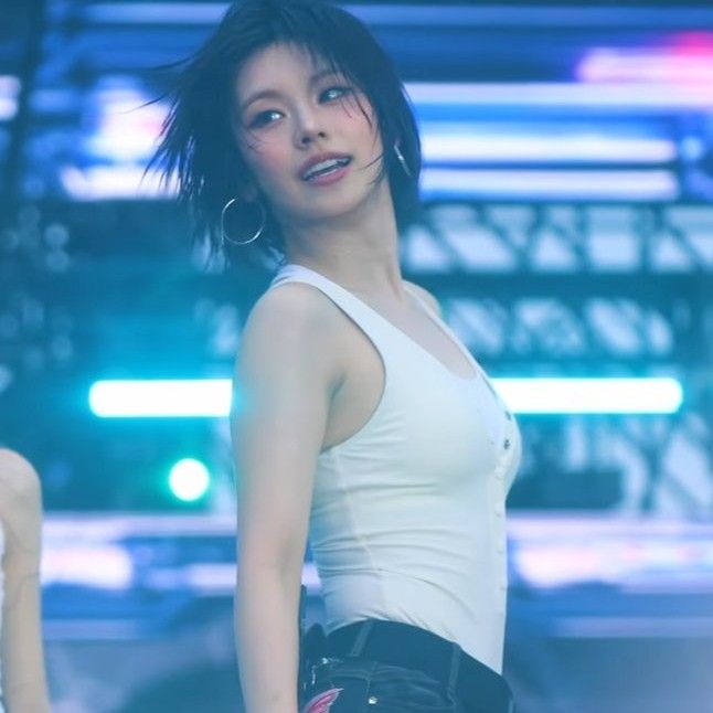 Latest photo of Yeji (ITZY)