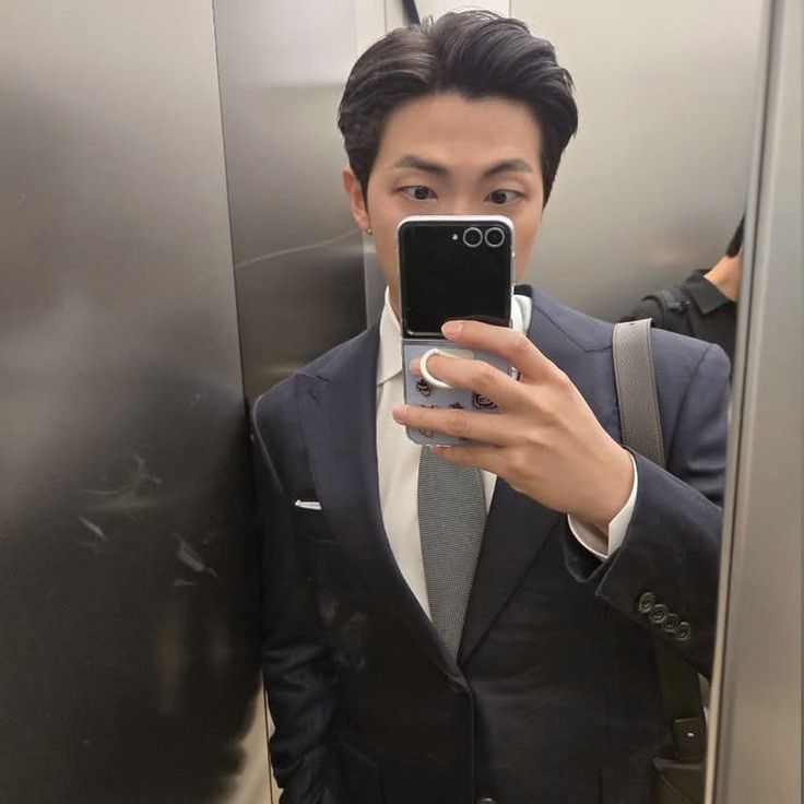 Behind-the-scenes cut of RM (BTS)