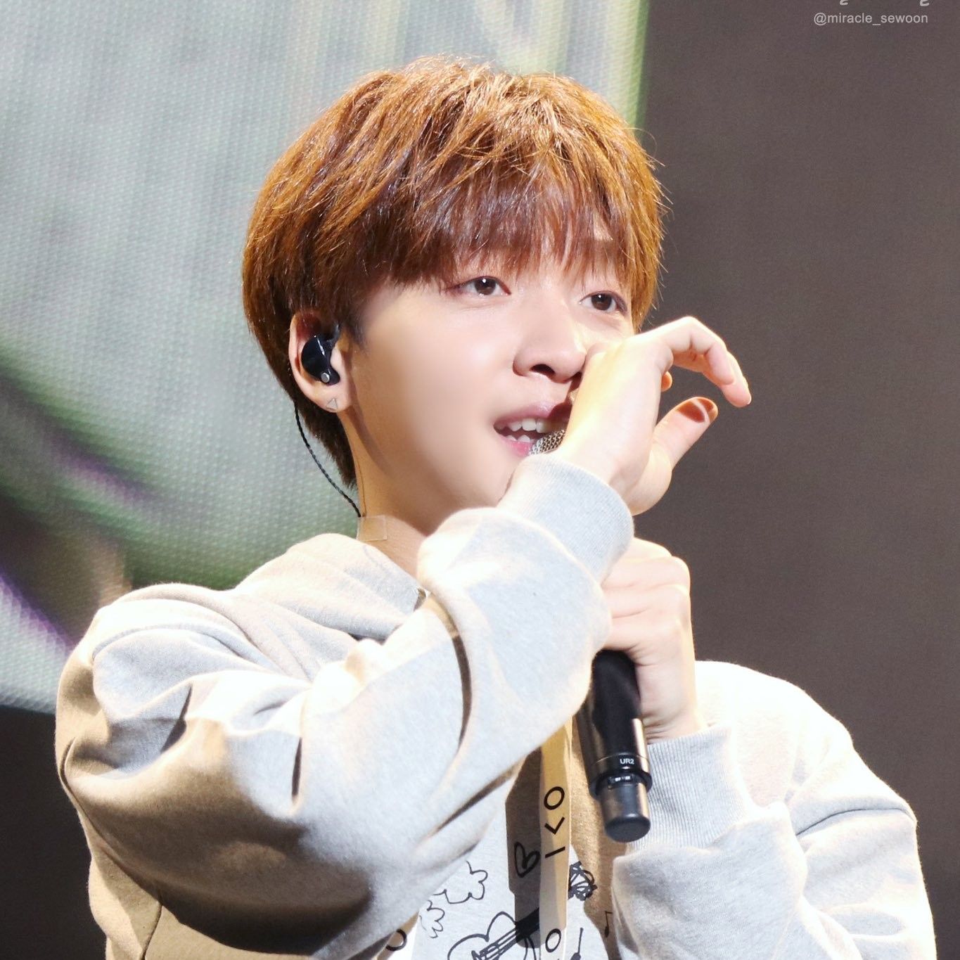 A moment captured by Jeong Sewoon's fan