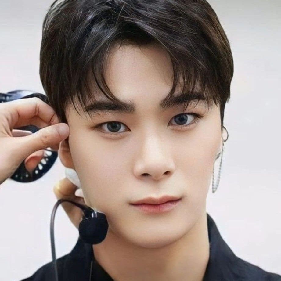 A moment captured by Moonbin (ASTRO)'s fan