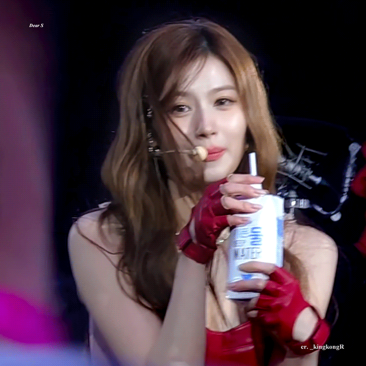 Behind-the-scenes cut of Sana (TWICE)