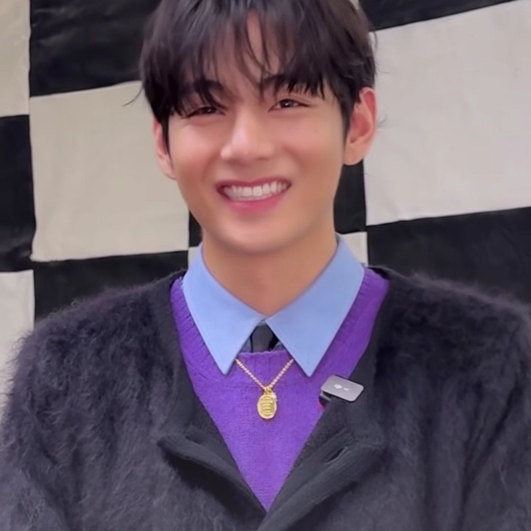 Recent activity shot of V (BTS)